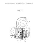 Medium transporting unit and medium processing apparatus diagram and image