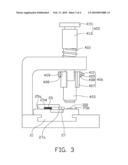 APPARATUS FOR APPLYING DEGLOSSING PAINT ON PERIPHERAL INACTIVE PORTION OF LENS diagram and image