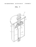 PILEUS-GILLS TYPE HELIUM CONDENSER AND APPARATUS INCLUDING THE SAME diagram and image