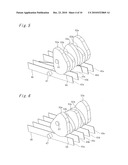 PAPER FOLDING APPARATUS AND POSTPROCESSING APPARATUS USING THE SAME diagram and image