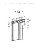 BATTERY WITH ELECTRODE ARRANGEMENT IN RELATION TO THE HOLDER diagram and image