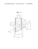 SOLUTION-PROVIDING APPARATUS AND METHOD OF MANUFACTURING ORGANIC     LIGHT-EMITTING DIODE (OLED) DISPLAY USING THE APPARATUS diagram and image