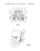 VEHICLE EQUIPPED WITH A DOOR PROTECTION DEVICE ENSURING AN OPTIMIZATION OF     THE OPENING CLEARANCE diagram and image