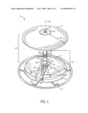 Collapsible bird feeder with a removable tray diagram and image