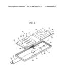 Connecting device, and small electronic apparatus and folding portable terminal apparatus having the same diagram and image