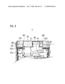 FOLDING ELECTRONIC DEVICE AND DEVICE FOR REDUCING UNDESIRED PLAY IN HINGE DEVICE diagram and image