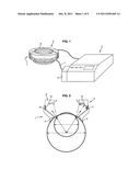 ULTRASOUND DEVICE COMPRISING MEANS TO GENERATE ULTRASOUND BEAM PRESENTING     A CONCAVE SEGMENT SHAPE HAVING A SINGLE CURVATURE diagram and image