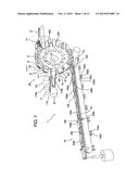 DEVICE FOR PACKAGING A PRODUCT IN AN ENVELOPE diagram and image