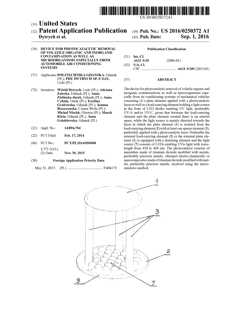 Device for photocatalytic removal of volatile organic and inorganic     contamination as well as microorganisms especially from automobile air     conditioning systems - diagram, schematic, and image 01